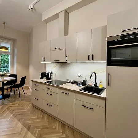 شقة Tajemniczy Ogrod - Secret Garden - Self Check-in 24h *